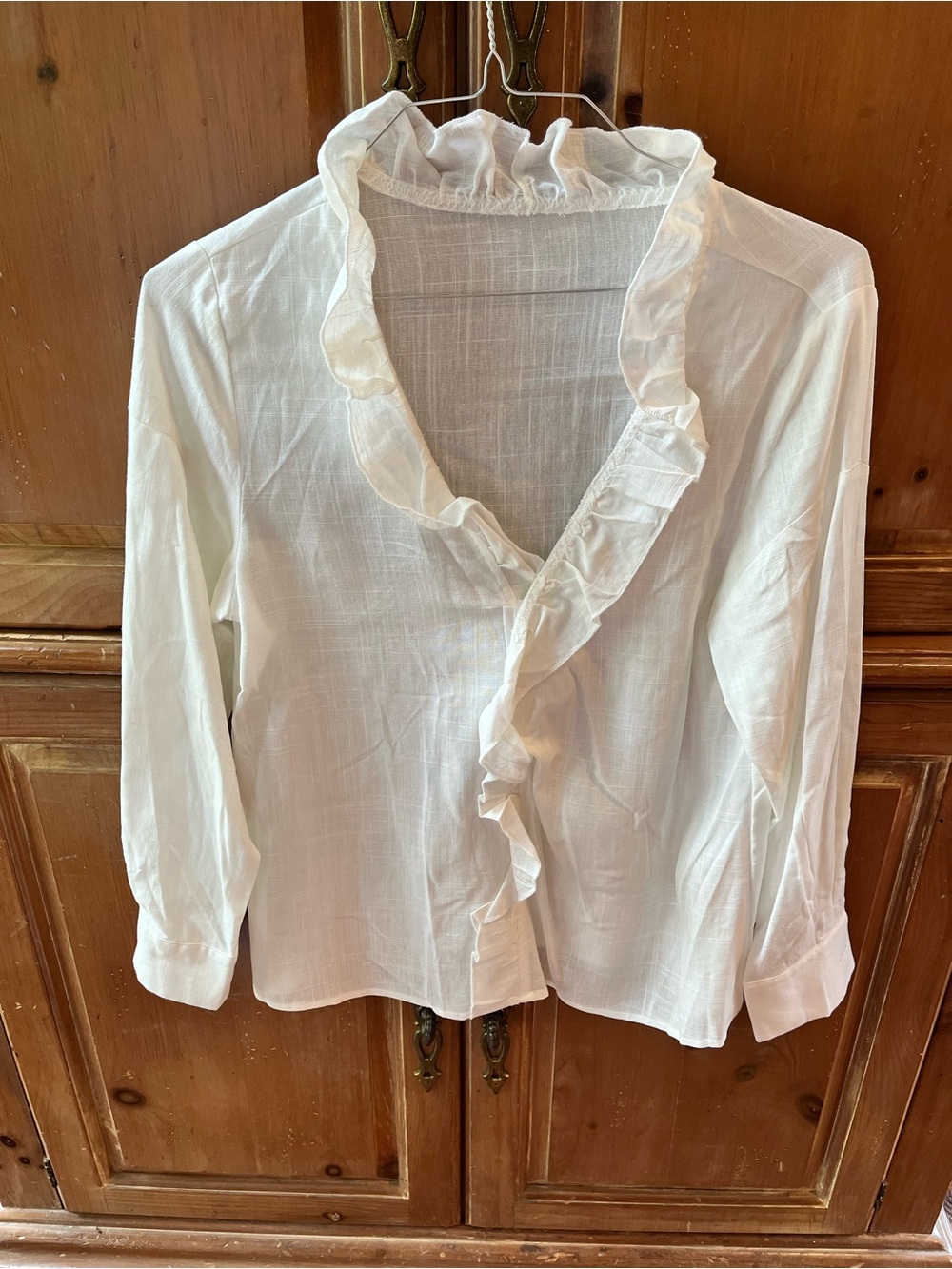 WHITE COTTON RUFFLED COLLAR AND FRONT BLOUSE TOP. SMALL. NEW!